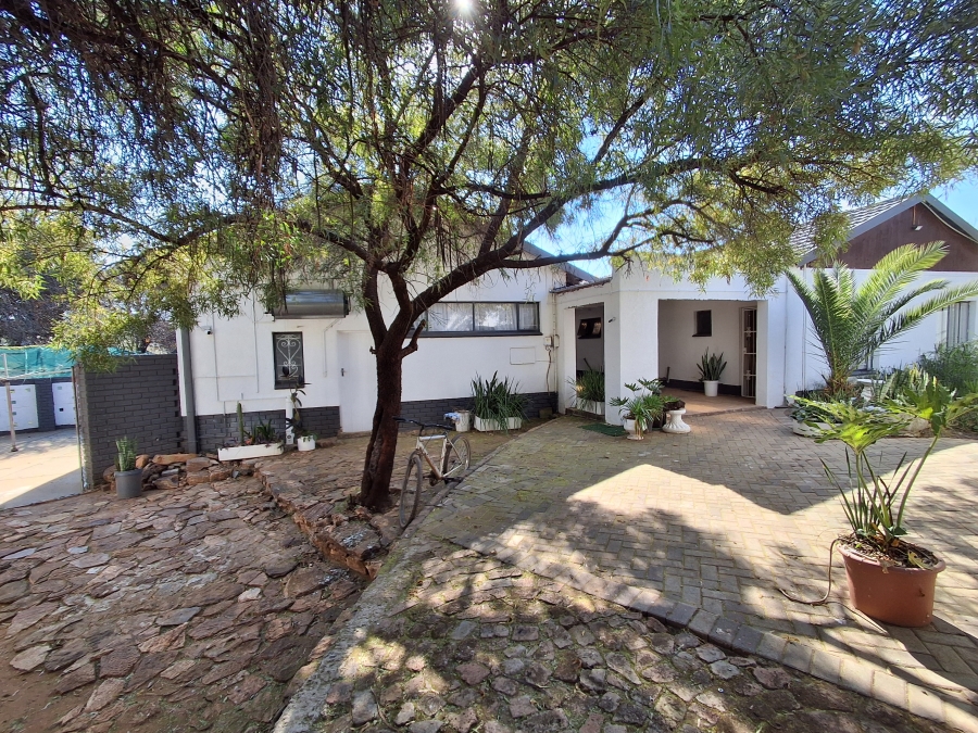 4 Bedroom Property for Sale in Flamwood North West